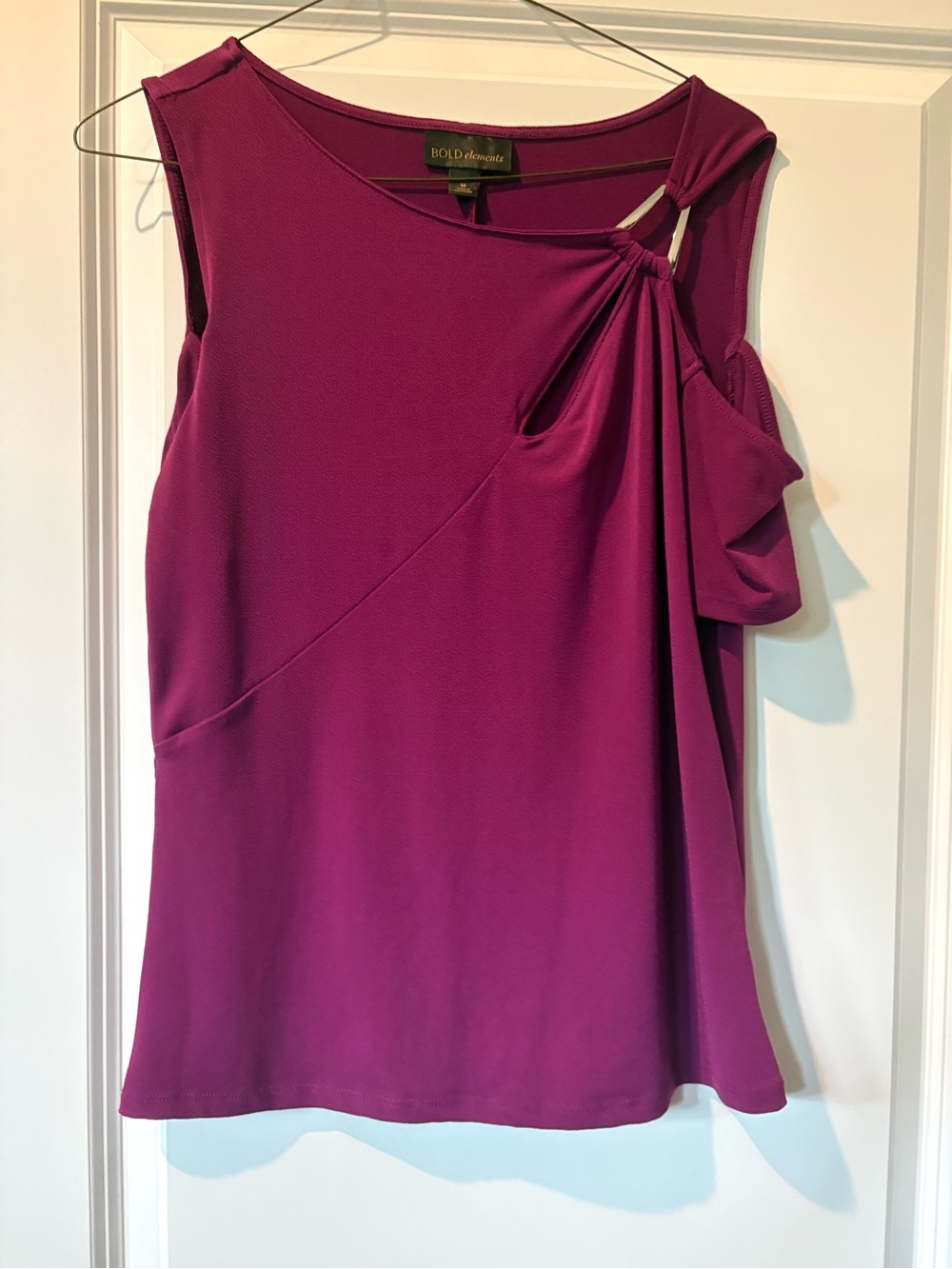 BOLD elements Women's Deep Magenta Knotted One-Shoulder Tank